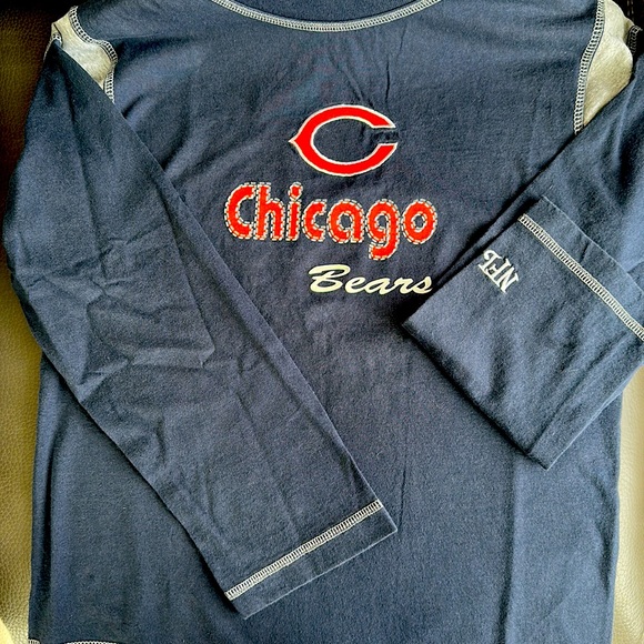 NFL Bears long-sleeved shirt. Medium. - Picture 3 of 5